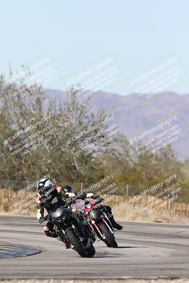 media/Dec-01-2025-Moto Forza (Mon) [[2daa91e15f]]/3-Beginner Group/Session 3 (Turn 3)/